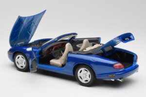 Jaguar XK8 X100 Kabriolets Azure Zils Maisto 1:18 50286 Metāls — attēls 5 no 8