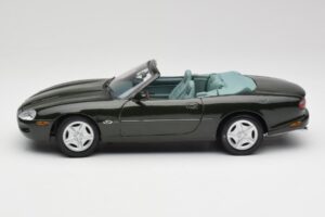 Jaguar XK8 X100 Kabriolets British Racing Zaļš Maisto 1:18 50285 Metāls — attēls 4 no 8