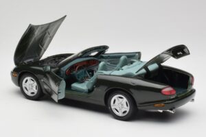 Jaguar XK8 X100 Kabriolets British Racing Zaļš Maisto 1:18 50285 Metāls — attēls 5 no 8