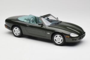 Jaguar XK8 X100 Kabriolets British Racing Zaļš Maisto 1:18 50285 Metāls — attēls 6 no 8