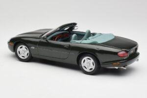 Jaguar XK8 X100 Kabriolets British Racing Zaļš Maisto 1:18 50285 Metāls — attēls 7 no 8