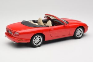 Jaguar XKR X100 Sarkans Maisto 1:18 50330 Metāls — attēls 3 no 8