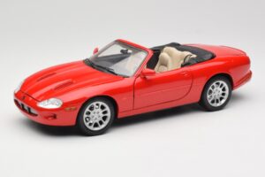 Jaguar XKR X100 Sarkans Maisto 1:18 50330 Metāls