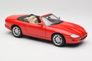 Jaguar XKR X100 Sarkans Maisto 1:18 50330 Metāls — attēls 6 no 8
