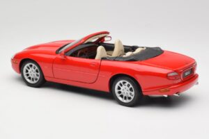 Jaguar XKR X100 Sarkans Maisto 1:18 50330 Metāls — attēls 7 no 8