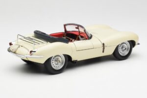 Jaguar XKSS Krēmkrāsa AUTOart 1:18 73512 Metāls — attēls 3 no 8
