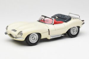 Jaguar XKSS Krēmkrāsa AUTOart 1:18 73512 Metāls