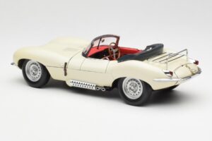 Jaguar XKSS Krēmkrāsa AUTOart 1:18 73512 Metāls — attēls 7 no 8