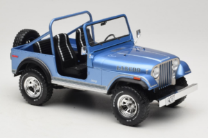 Jeep CJ-7 Laredo Zils MCG 1:18 MCG18553 Metāls — attēls 4 no 6