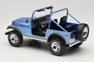 Jeep CJ-7 Laredo Zils MCG 1:18 MCG18553 Metāls — attēls 5 no 6
