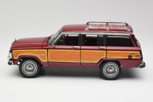 Jeep Grand Wagoneer Classic Sarkans AUTOart 1:18 74002 Metāls — attēls 4 no 8