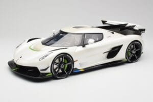 Koenigsegg Jesko Attack Crystal White Pearl GT Spirit 1:12 GT501 Sveķi
