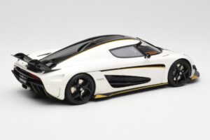 Koenigsegg Regera Crystal Balts GT Spirit 1:18 GT913 Sveķi — attēls 2 no 6
