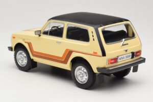 Lada Niva 2121 California Bēžs MCG 1:18 MCG18004 Metāls — attēls 5 no 6