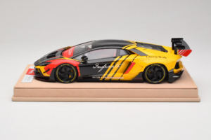 Lamborghini Aventador Liberty Walk Infinite Melns Dzeltens Timothy & Pierre 1:18 REMC035 Metāls