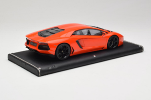 Lamborghini Aventador Oranžs MR Collection 1:18 LAMB064 Sveķi — attēls 3 no 6