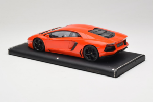 Lamborghini Aventador Oranžs MR Collection 1:18 LAMB064 Sveķi — attēls 5 no 6