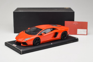 Lamborghini Aventador Oranžs MR Collection 1:18 LAMB064 Sveķi — attēls 6 no 6
