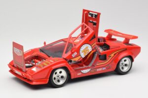 Lamborghini Countach Sarkans Bburago 1:18 3047 Metāls — attēls 2 no 8