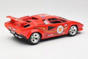 Lamborghini Countach Sarkans Bburago 1:18 3047 Metāls — attēls 3 no 8