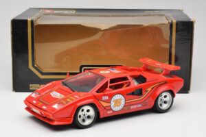 Lamborghini Countach Sarkans Bburago 1:18 3047 Metāls — attēls 8 no 8