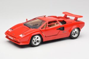 Lamborghini Countach Sarkans Bburago 1:18 3047-M1 Metāls