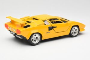 Lamborghini Countach Dzeltens Bburago 1:18 3037 Metāls — attēls 3 no 8