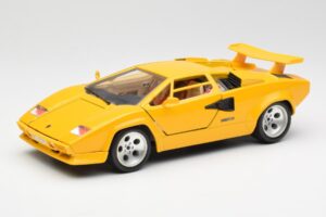 Lamborghini Countach Dzeltens Bburago 1:18 3037 Metāls