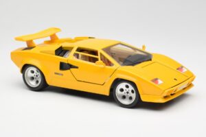 Lamborghini Countach Dzeltens Bburago 1:18 3037 Metāls — attēls 6 no 8