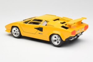 Lamborghini Countach Dzeltens Bburago 1:18 3037 Metāls — attēls 7 no 8