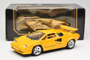 Lamborghini Countach Dzeltens Bburago 1:18 3037 Metāls — attēls 8 no 8