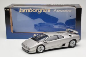 Lamborghini Diablo Sudrabs AUTOart 1:18 70071 Metāls — attēls 8 no 8