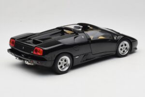 Lamborghini Diablo Roadster Melns AUTOart 1:18 70093-R1 Metāls — attēls 4 no 10
