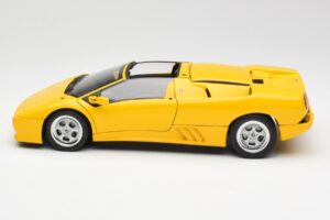 Lamborghini Diablo Roadster Dzeltens AUTOart 1:18 70092 Metāls — attēls 4 no 8