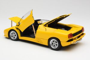Lamborghini Diablo Roadster Dzeltens AUTOart 1:18 70092 Metāls — attēls 5 no 8