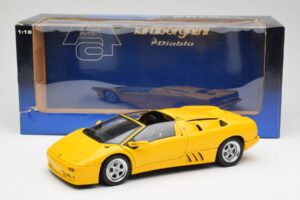 Lamborghini Diablo Roadster Dzeltens AUTOart 1:18 70092 Metāls — attēls 8 no 8