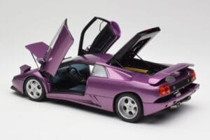Lamborghini Diablo SE30 Anniversary Edition Metallic Lillā AUTOart 1:18 79158 Metāls — attēls 5 no 8