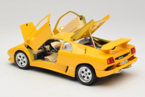 Lamborghini Diablo Dzeltens Bburago 1:18 3041-M2 Metāls — attēls 5 no 8