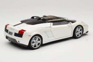 Lamborghini Gallardo Concept Balts Mondo Motors 1:18 146432 Metāls — attēls 3 no 8