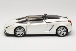 Lamborghini Gallardo Concept Balts Mondo Motors 1:18 146432 Metāls — attēls 4 no 8