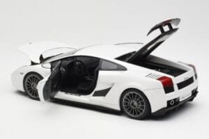 Lamborghini Gallardo Superleggera Monocerus Metallic Balts AUTOart 1:18 74585 Metāls — attēls 5 no 8