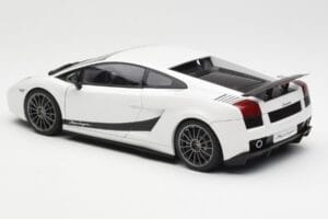 Lamborghini Gallardo Superleggera Monocerus Metallic Balts AUTOart 1:18 74585 Metāls — attēls 7 no 8