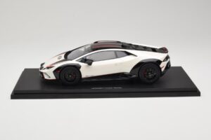 Lamborghini Huracan Sterrato No. 63 Balts TopSpeed 1:18 TS0610 Sveķi — attēls 3 no 6