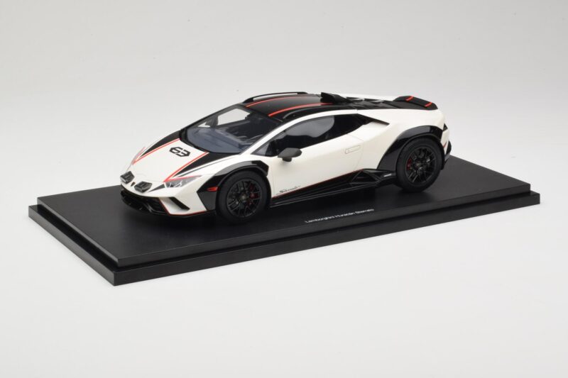 Lamborghini Huracan Sterrato No. 63 Balts TopSpeed 1:18 TS0610 Sveķi