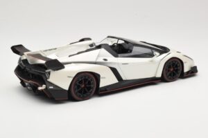 Lamborghini Veneno Roadster Balts Ar Sarkanu Līniju Kyosho 1:18 C09502W Metāls — attēls 2 no 6