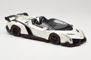 Lamborghini Veneno Roadster Balts Ar Sarkanu Līniju Kyosho 1:18 C09502W Metāls — attēls 4 no 6