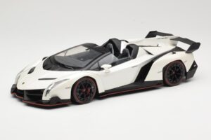 Lamborghini Veneno Roadster Balts Ar Sarkanu Līniju Kyosho 1:18 C09502W Metāls