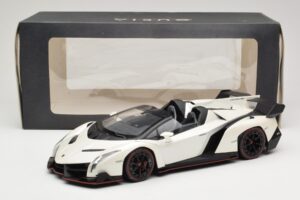 Lamborghini Veneno Roadster Balts Ar Sarkanu Līniju Kyosho 1:18 C09502W Metāls — attēls 6 no 6