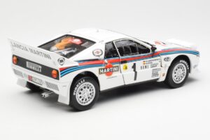 Lancia 037 Martini #1 W. Rohrl / C. Geistdorfer Winner Rally Monte Carlo 1983 Nakts Versija Kyosho 1:18 08306A Metāls — attēls 3 no 8