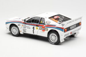 Lancia 037 Martini #1 W. Rohrl / C. Geistdorfer Winner Rally Monte Carlo 1983 Nakts Versija Kyosho 1:18 08306A Metāls — attēls 7 no 8